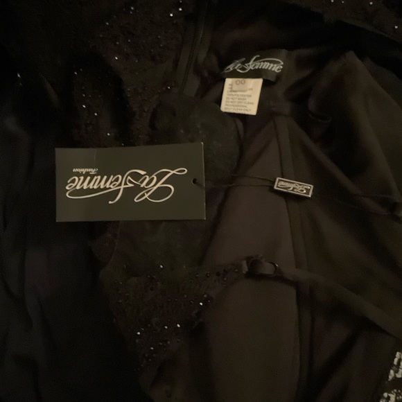 NWT La Femme 31257 Size 00 Black Embellished Lace Gown Dress